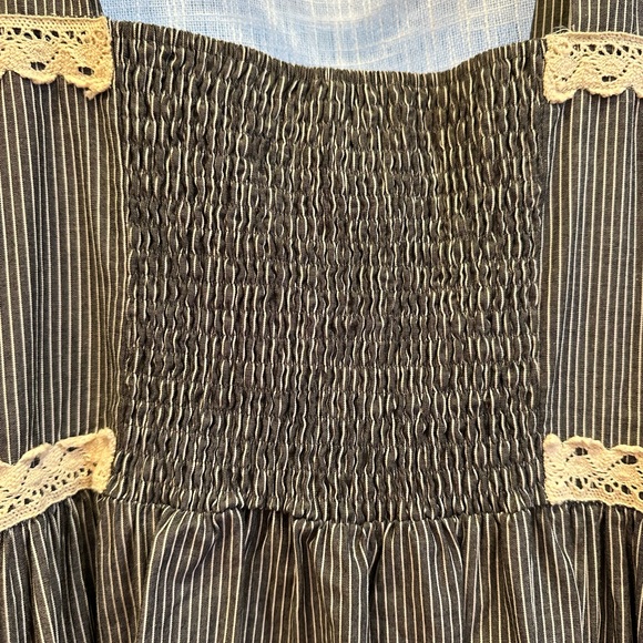 Suzabelle dress women’s medium - Picture 7 of 13